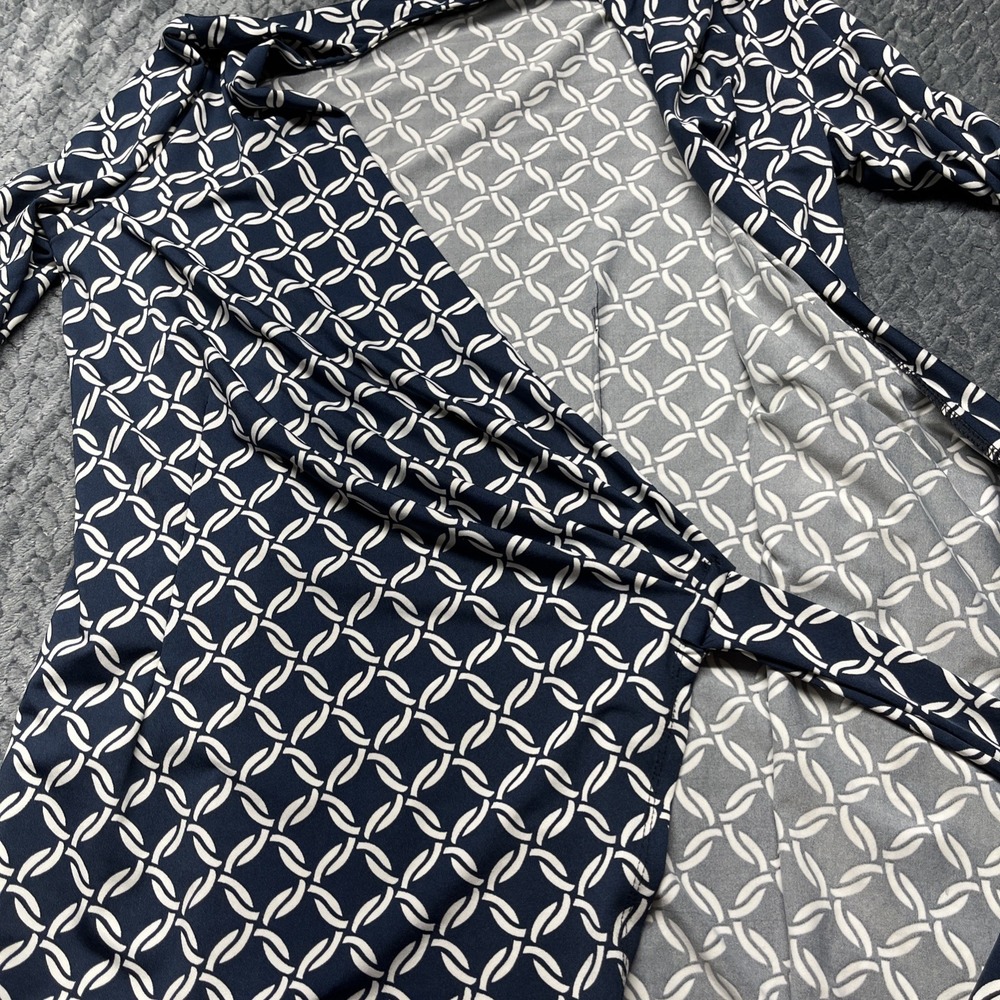 Charlie Paige Wrap Dress Size M Slimming‎ Travel Wrinkle Resistant - Picture 10 of 15